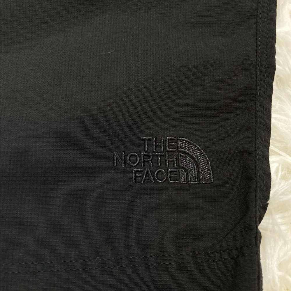 The North Face Women’s Black Hiking size 8 Shorts - Picture 5 of 9